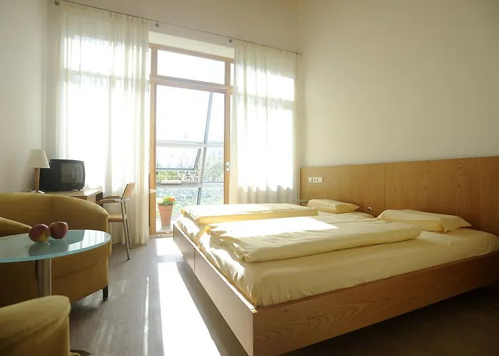 מלון Kapuzinerhof Seminar- Und Kongresshotel